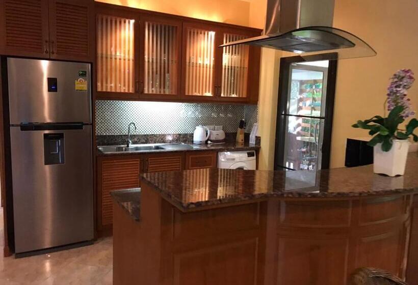 Vip Chain Resort Pool Villa