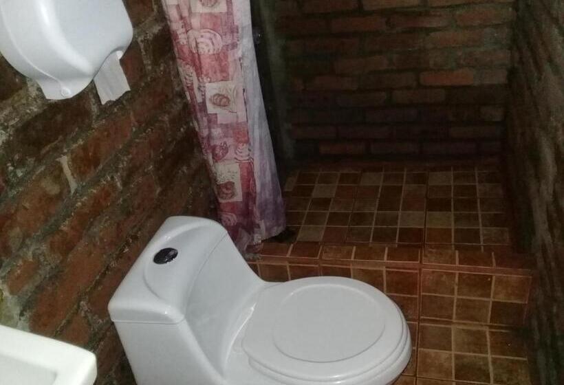 فندق صغير Hostal Eco Lodge La Chiponga