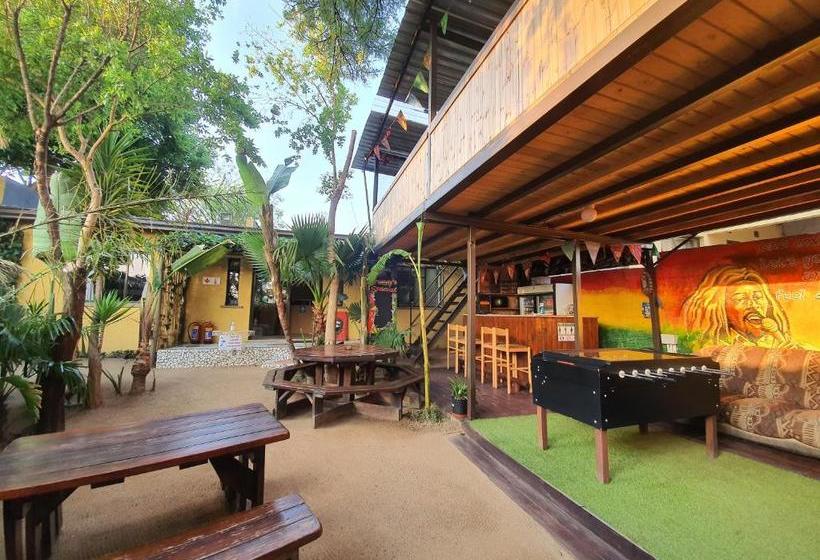 فندق صغير Lebo's Soweto Backpackers