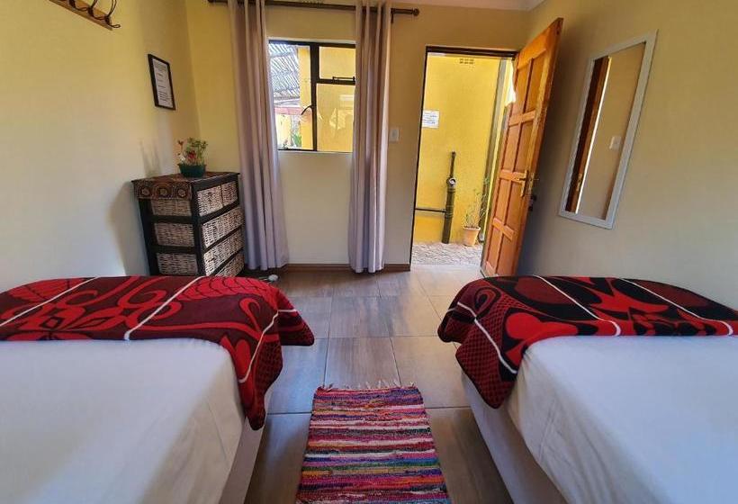 فندق صغير Lebo's Soweto Backpackers