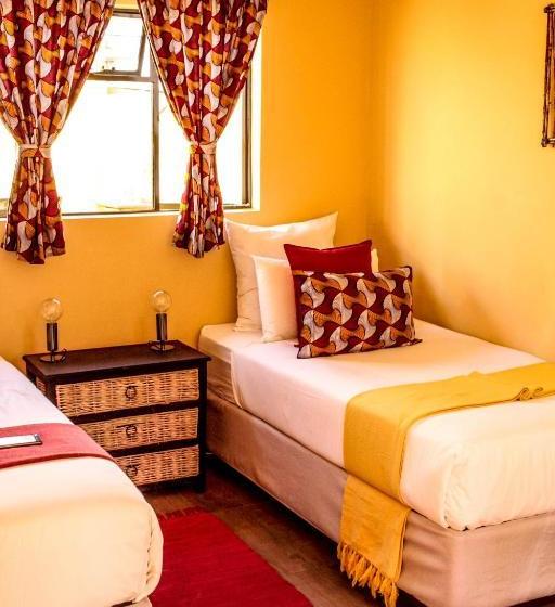 فندق صغير Lebo's Soweto Backpackers
