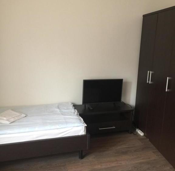 הוסטל Mini Hotel Megora