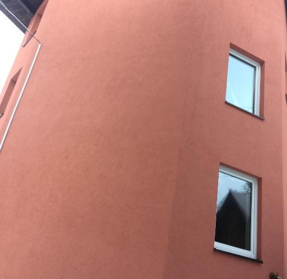 הוסטל Mini Hotel Megora