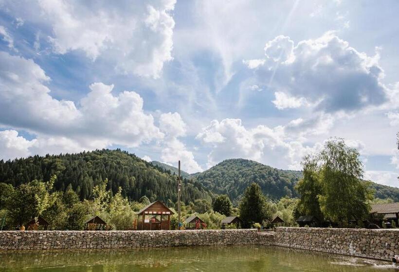 فندق صغير рибничанка