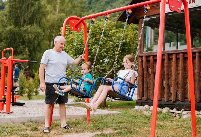 فندق صغير рибничанка