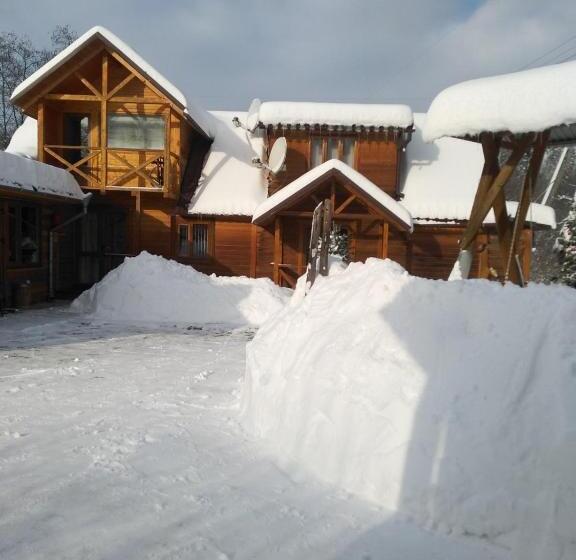 فندق صغير Sadiba Pid Skeleyu