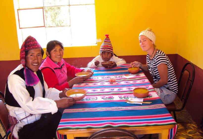 호스텔 Taquile Familia Celso