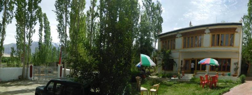 민박 Namgyal Villa