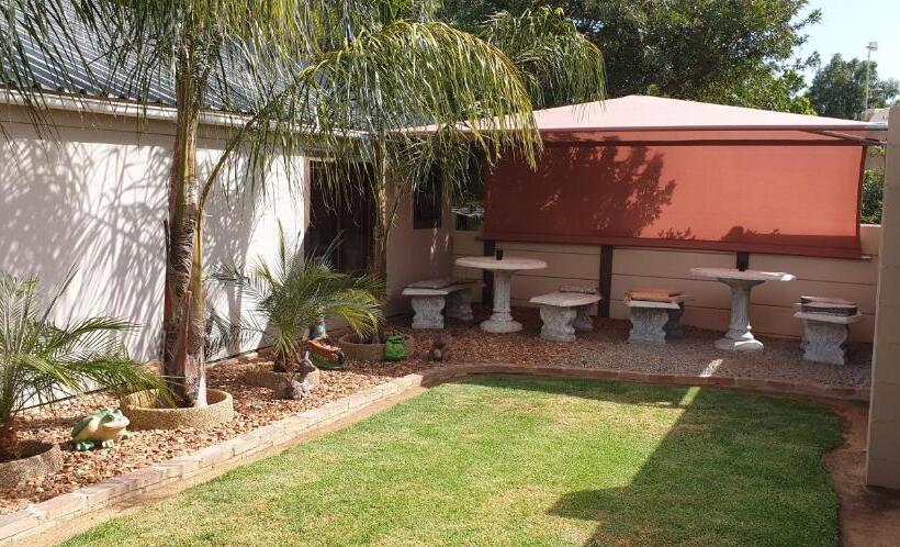 مبيت وإفطار Sunel's Guest Rooms