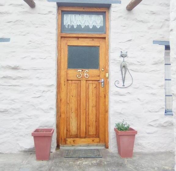 민박 Sutherland Guest House