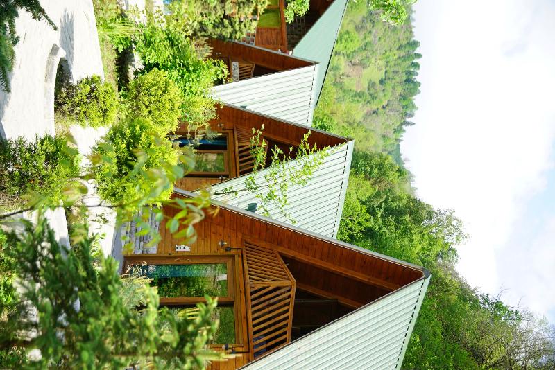 Bed and Breakfast Tanura Bungalows