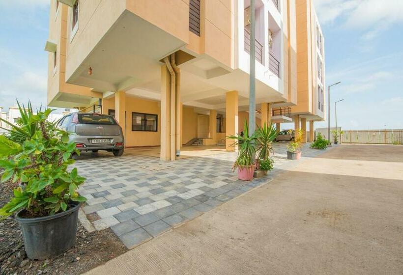 Budget Inn Service Apartments   Tiger Plaza