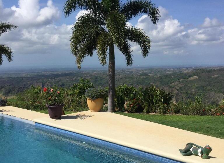 Hawk's Nest Bed & Breakfast