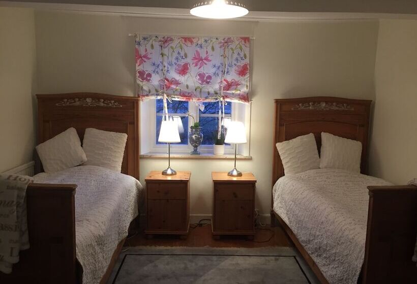 فندق Björkåsa Gård Bed & Box