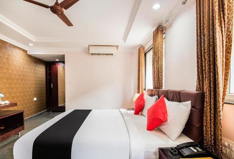 Hotel Capital O 22439 Ratna Forever