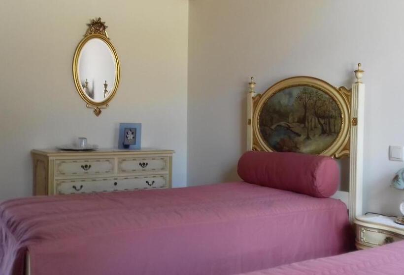 فندق Casa De Besteiros