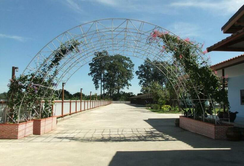 בית מלון כפרי Chao Phraya Home