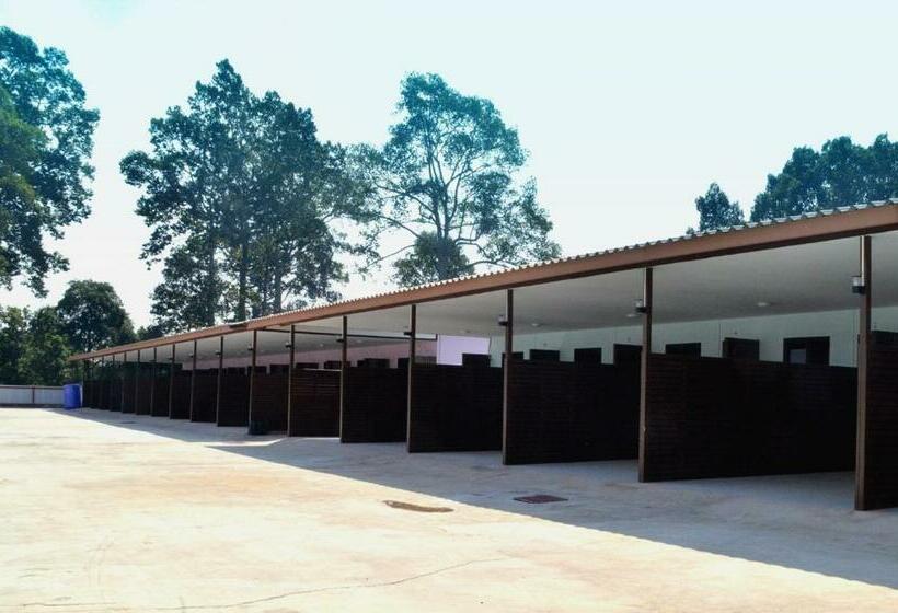 בית מלון כפרי Chao Phraya Home