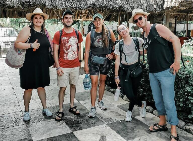 Отель Drift Inn Cayo