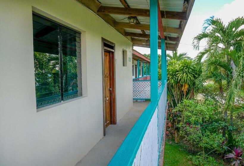 Отель Drift Inn Cayo