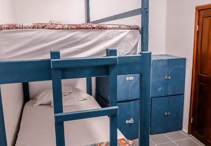 Отель Drift Inn Cayo