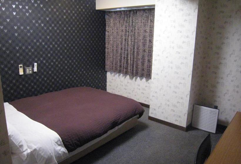 בית מלון כפרי First  Taketoyo