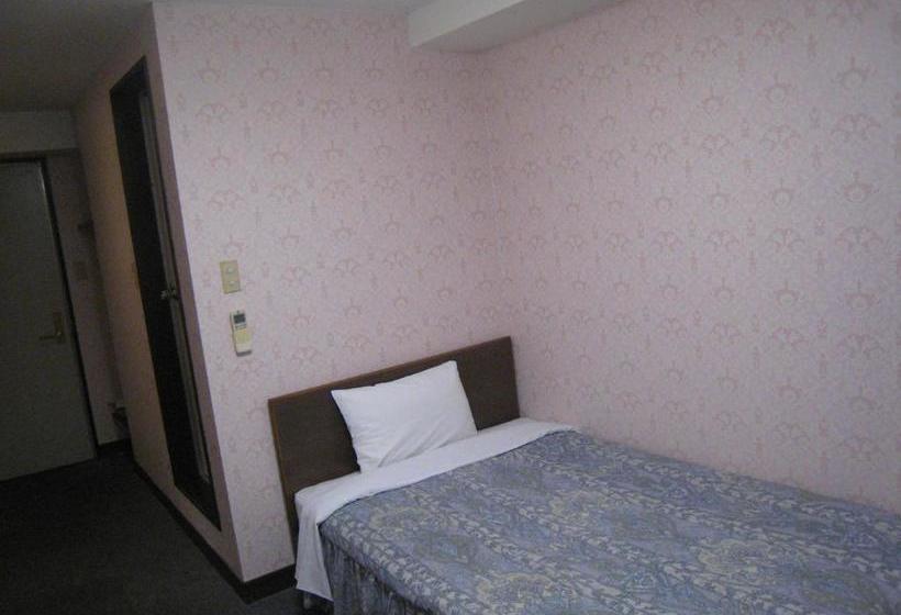 בית מלון כפרי First  Taketoyo