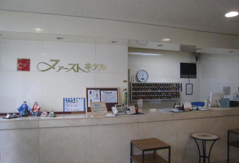 בית מלון כפרי First  Taketoyo