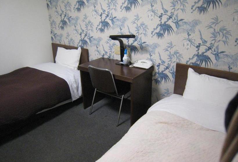 בית מלון כפרי First  Taketoyo