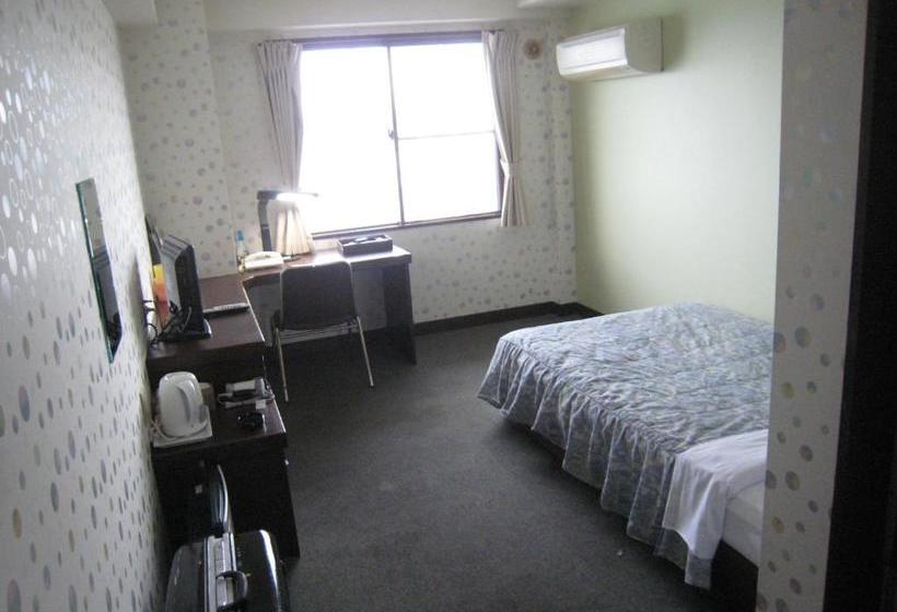 בית מלון כפרי First  Taketoyo