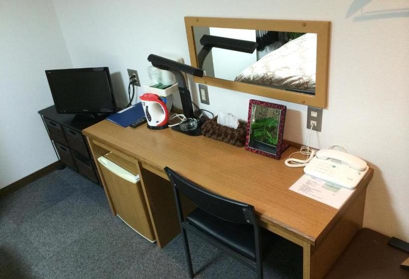 בית מלון כפרי First  Taketoyo