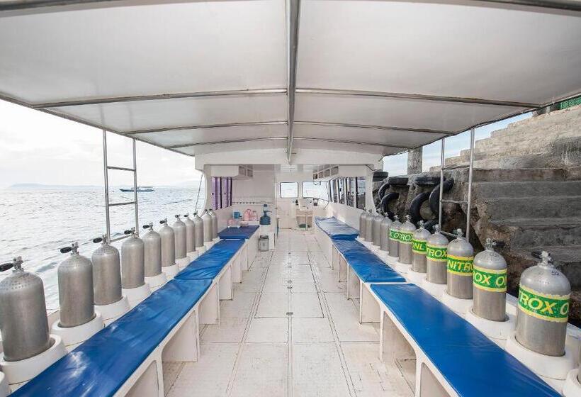 בית מלון כפרי Gangga Island Resort & Spa