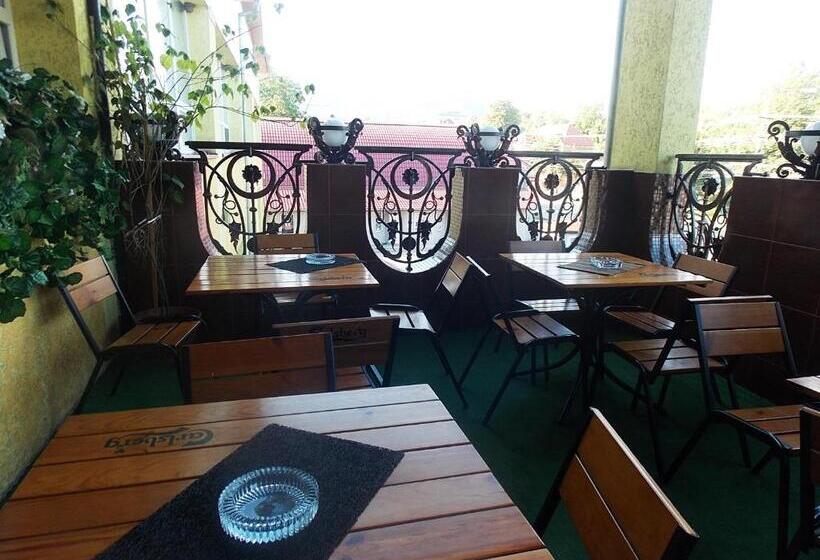 בית מלון כפרי Golden Palace