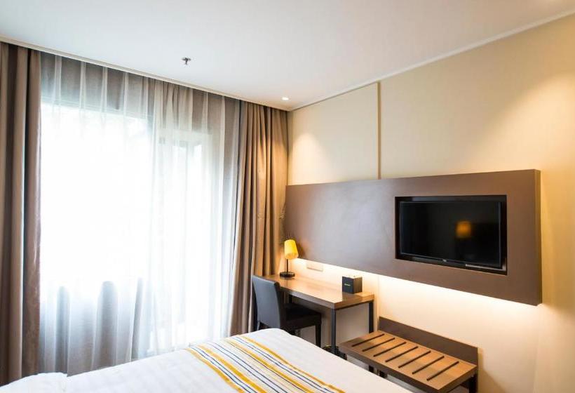 Отель Home Inn Plus Suzhou Wujiang Fenhu Luxin Avenue
