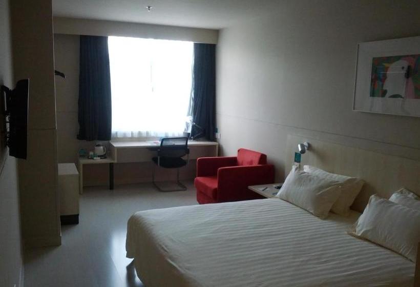 호텔 Jinjiang Inn Linyi Yishui County Government