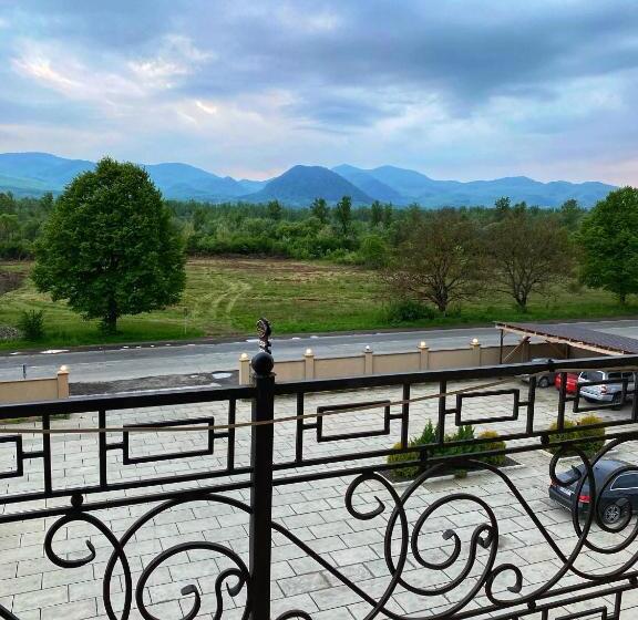 فندق New Continent