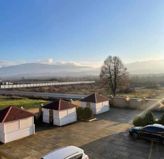 فندق New Continent