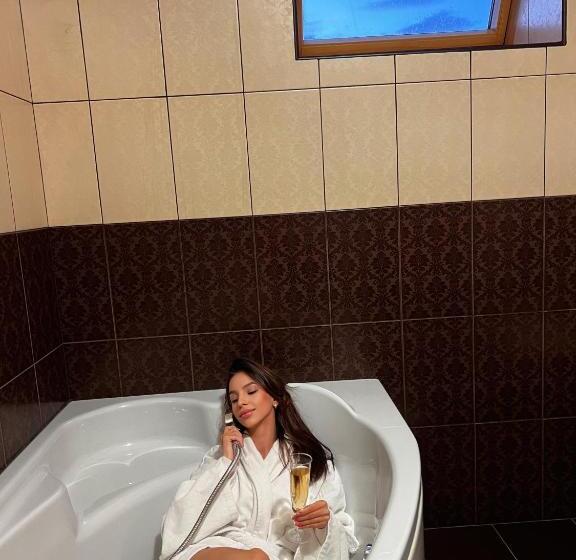 فندق New Continent