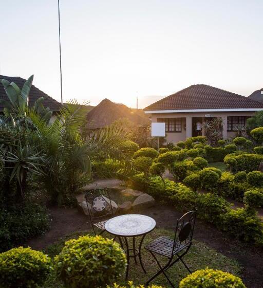 בית מלון כפרי Nongoma Lodge & Inn Cc