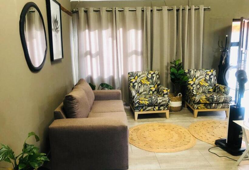 בית מלון כפרי Nongoma Lodge & Inn Cc