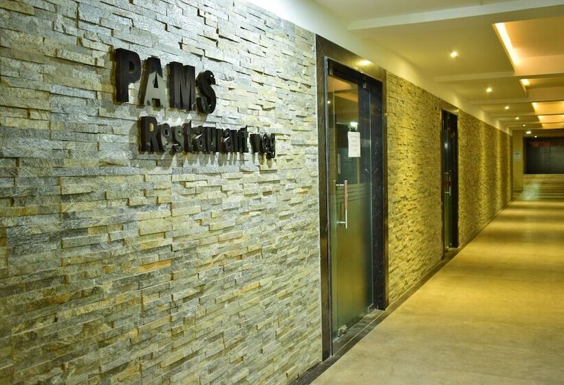 ホテル Pams Residency