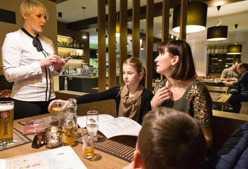 فندق & Restaurant Pod Kaštany