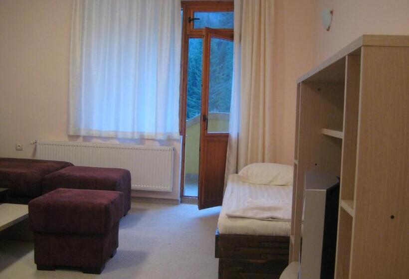 فندق Restaurant Popini Laki