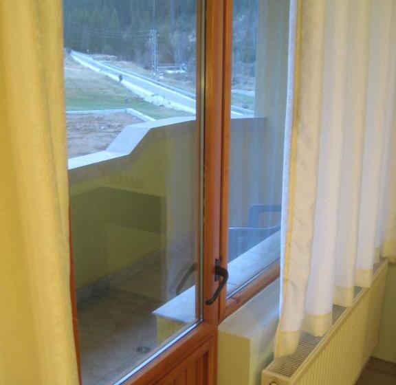 فندق Restaurant Popini Laki