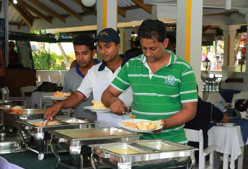 호텔 River Garden Resort