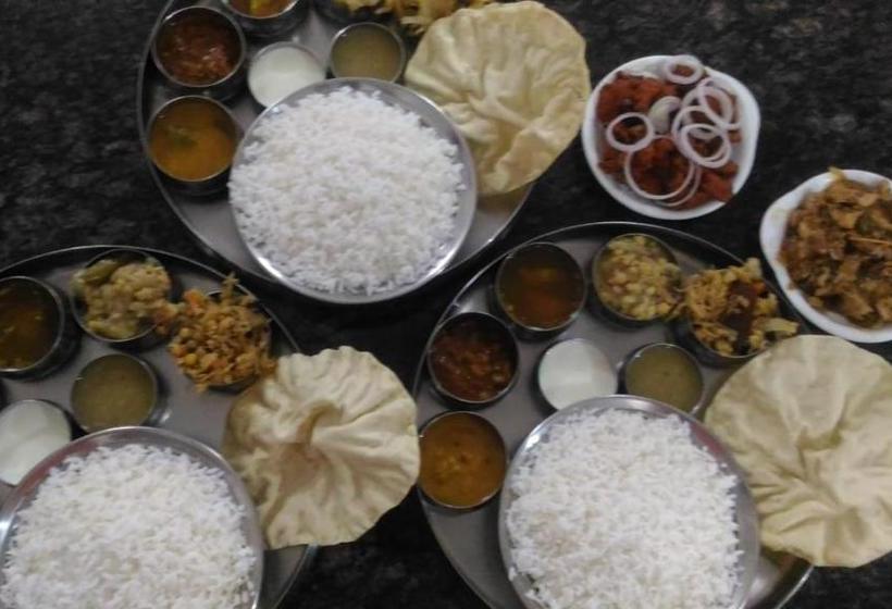 ホテル Saravana Grand