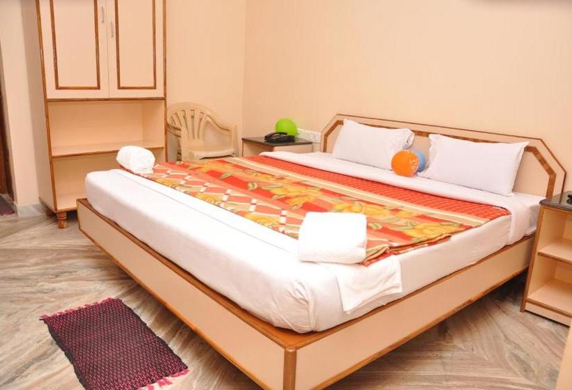 ホテル Saravana Grand