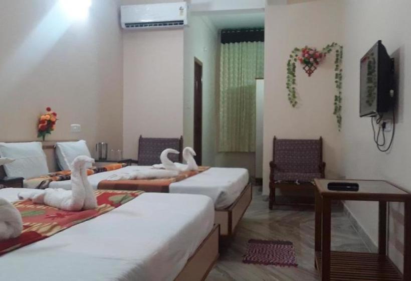 ホテル Saravana Grand