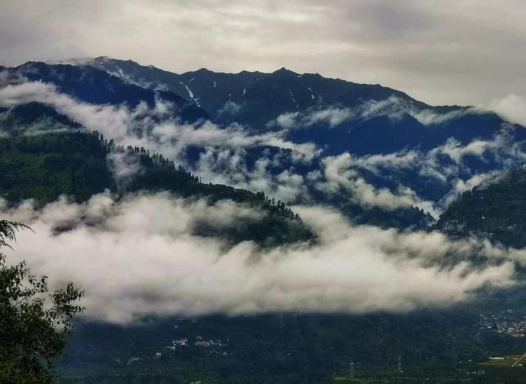 Отель Soham S Chateau De Naggar Manali