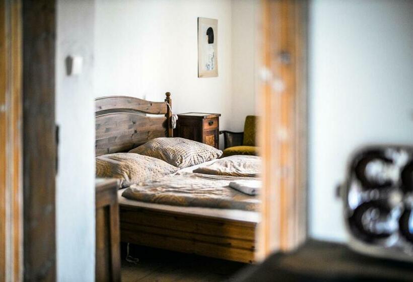 Отель Statek Luníkov